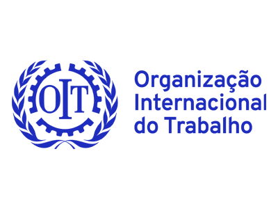 A sigla OIT está no centro do símbolo. Ela é cercada por uma engrenagem dentada circular que por sua vez é cercada por uma coroa de louros. Ao lado do símbolo está escrito: Organização Internacional do Trabalho.